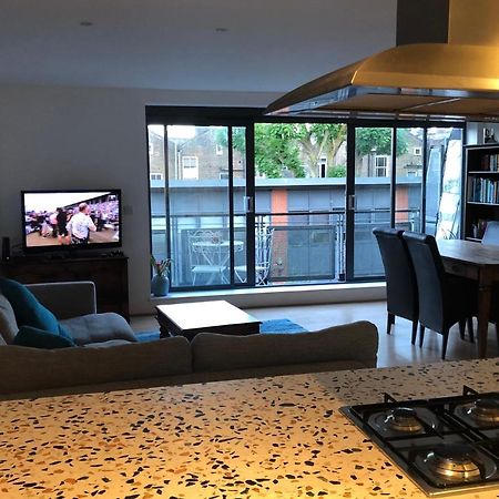 Spacious, Bright And Modern Flat In Holloway London Exteriör bild